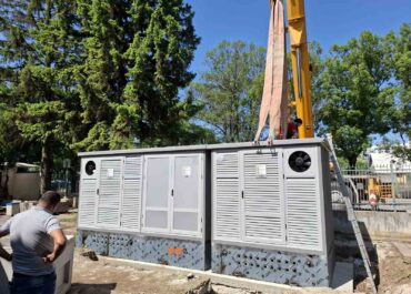 Преместване на трафопостове с мощност 3600 kVA извън производствена сграда