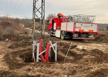 Монтаж на основа стомано-решетъчен стълб на ВЕ 20KV